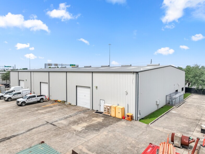 More Photos Of 11801 S Sam Houston Pky W, Houston Warehouse For Sale