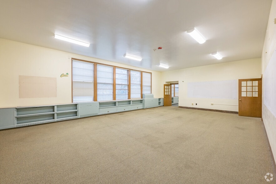 More Photos Of 399 Bishops Hwy, Kingston Schools For Sale