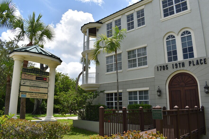 More Photos Of 1705 19th Pl, Vero Beach Office For Lease