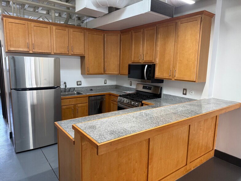 More Photos Of 22620 Woodward Ave, Ferndale Office Residential For Lease