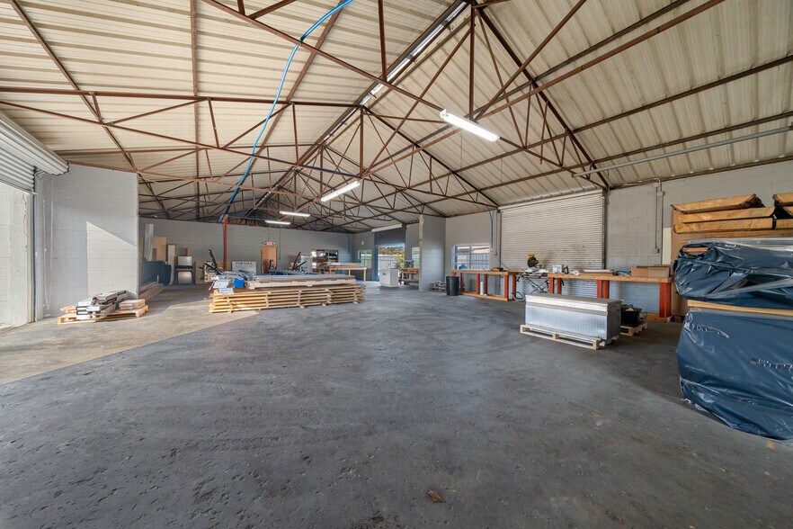 More Photos Of 943 NW 17th Ave, Ocala Warehouse For Sale