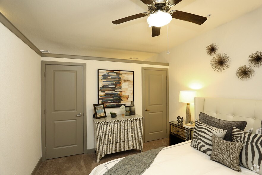 More Photos Of 403 E Koenig Ln, Austin Apartments For Lease