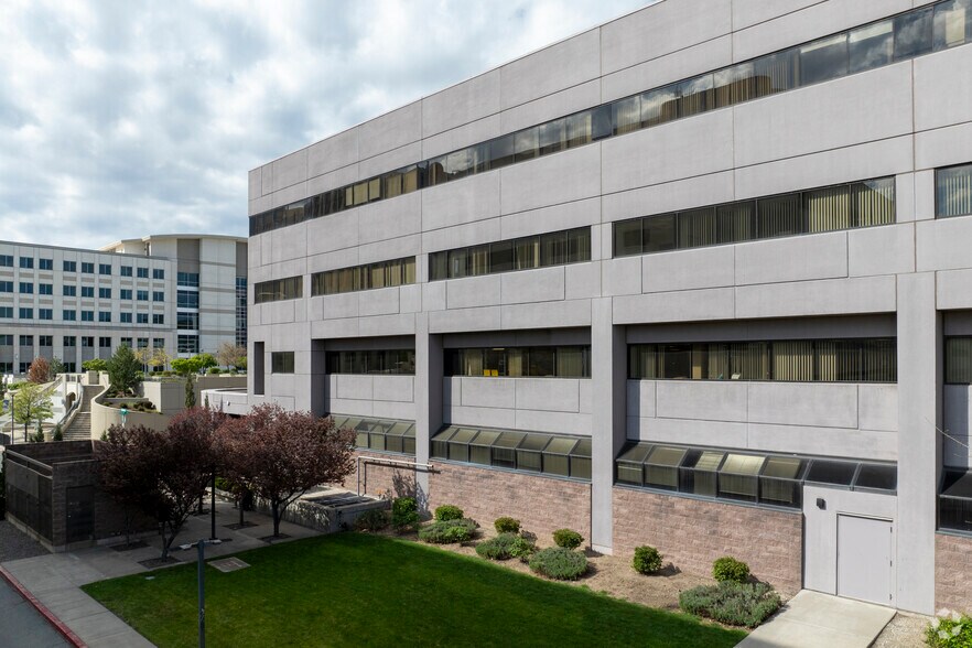 More Photos Of 343 Elm St, Reno Medical For Lease