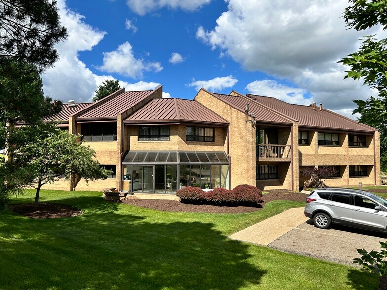 More Photos Of 5771 Mayfair Rd, North Canton Office Residential For Lease