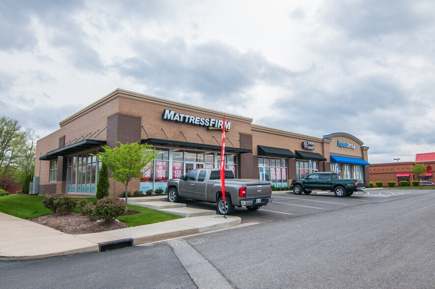 More Photos Of 1007 Nashville Pike, Gallatin Storefront Retail Office For Sale