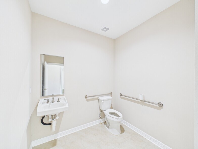 More Photos Of 2743 Smith Ranch Rd, Pearland Medical For Lease