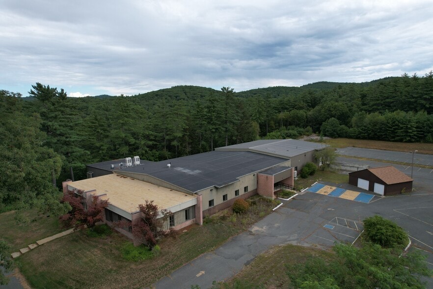 Primary Photo Of 450 W River St, Orange Light Distribution For Sale