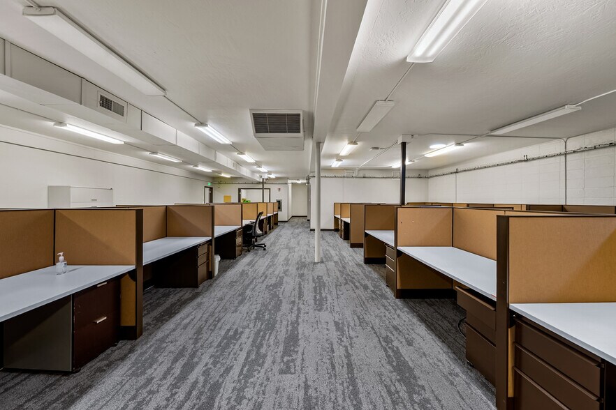 More Photos Of 209 N Pacific Hwy, Talent General Retail For Sale