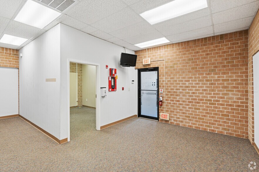 More Photos Of 1569 Medical Dr, Pottstown Office For Sale