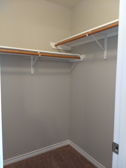 More Photos Of 7810 Kingsbury Wood, San Antonio Multifamily For Sale