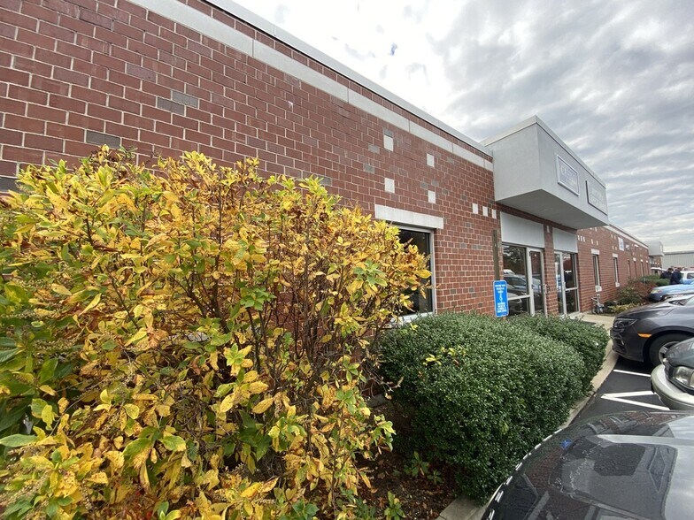 More Photos Of 293-317 Libbey Industrial Pky, Weymouth Light Distribution For Lease