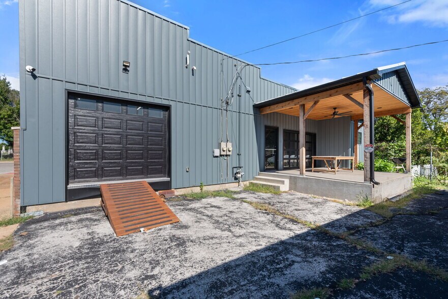 Primary Photo Of 5634 Morganford Rd, Saint Louis Office For Lease