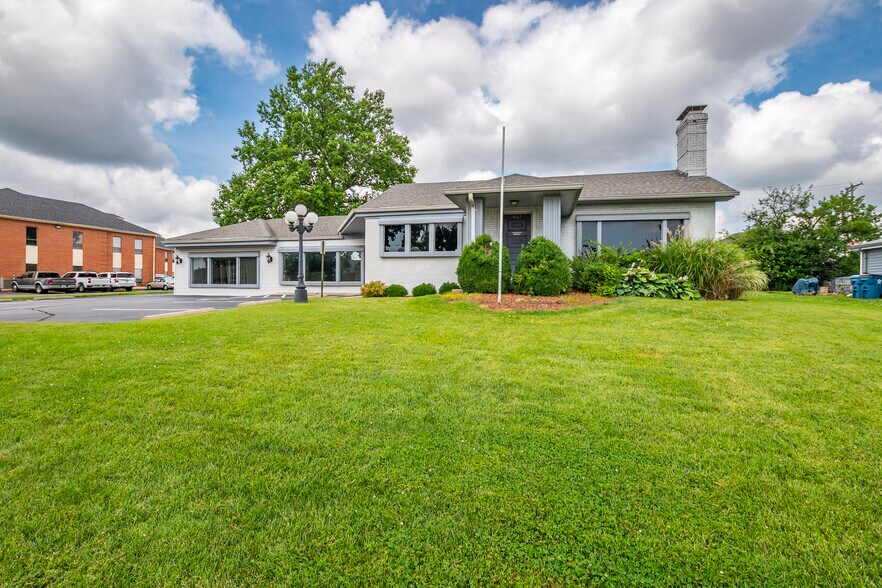 More Photos Of 4163 Crescent Dr, Saint Louis Medical For Sale