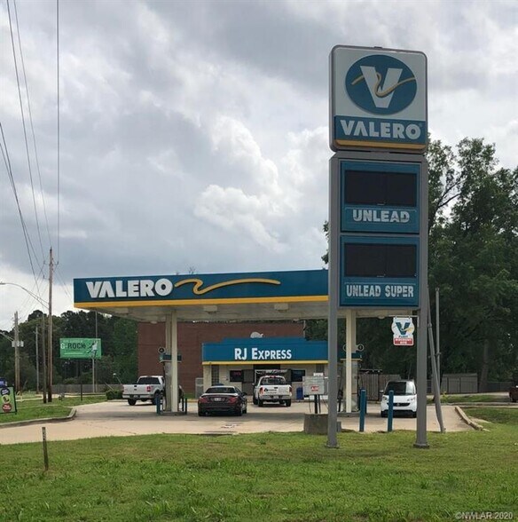 Primary Photo Of 9330 Ellerbe Rd, Shreveport Service Station For Lease