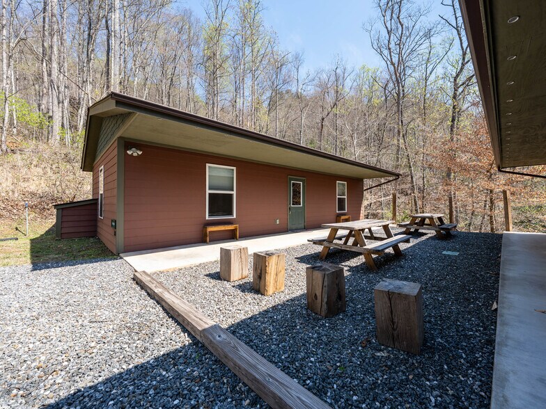 More Photos Of 95 Upstream Campus Trl, Sylva Schools For Sale