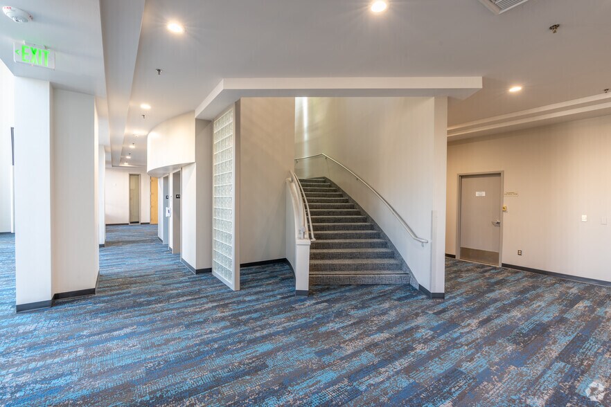 More Photos Of 2450 Del Paso Rd, Sacramento Office For Lease