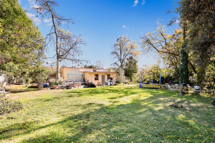 More Photos Of 1157-1165 N Lake Ave, Pasadena Apartments For Sale