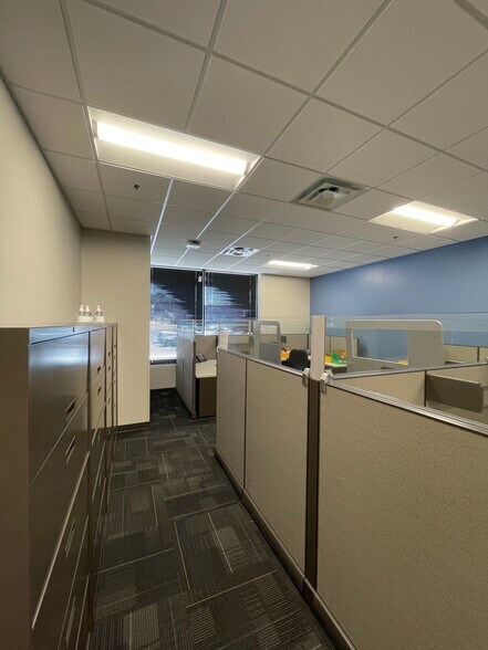 More Photos Of 3-17 Farrs Bridge Rd, Greenville General Retail For Lease