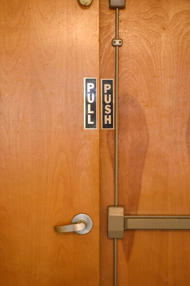 More Photos Of 182 Roberts St W, Salley Medical For Sale