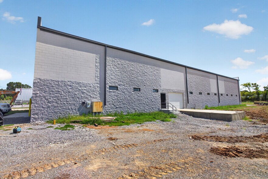 More Photos Of 1030 Tennessee Blvd, Lebanon Manufacturing For Lease