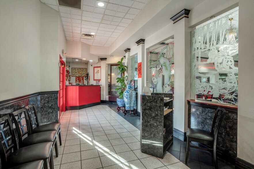 More Photos Of 4516 Maplewood Ave, Wichita Falls General Retail For Sale