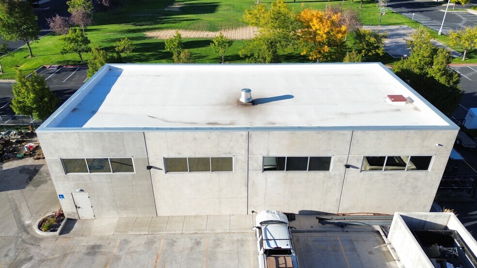 More Photos Of 2208 W 700 S, Springville Light Manufacturing For Sale