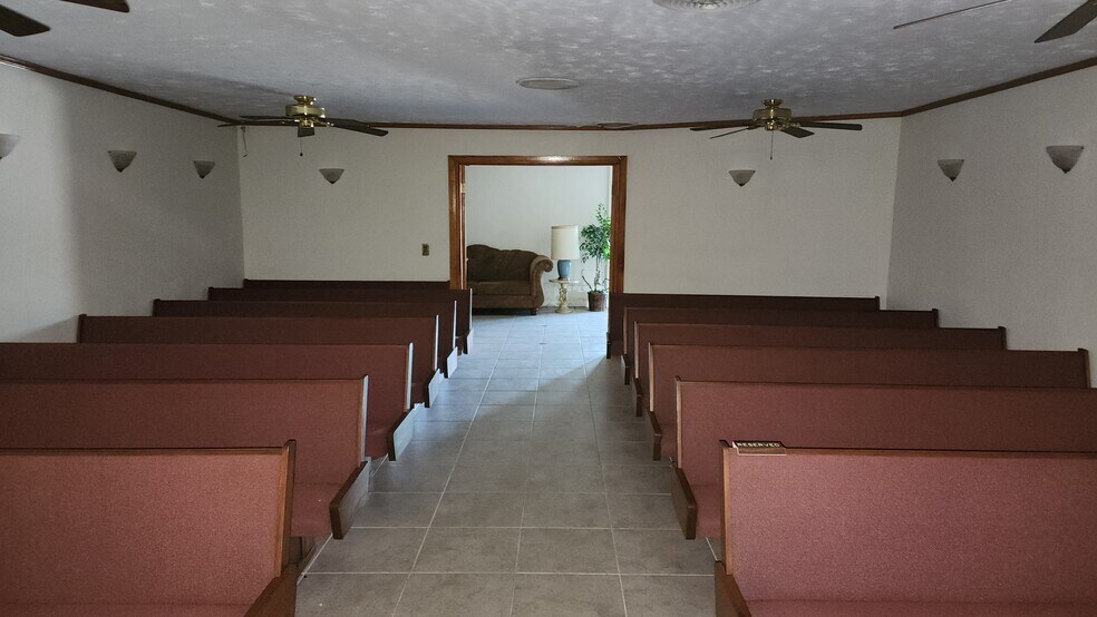 More Photos Of 5601 Arlington St, Houston Funeral Home For Sale