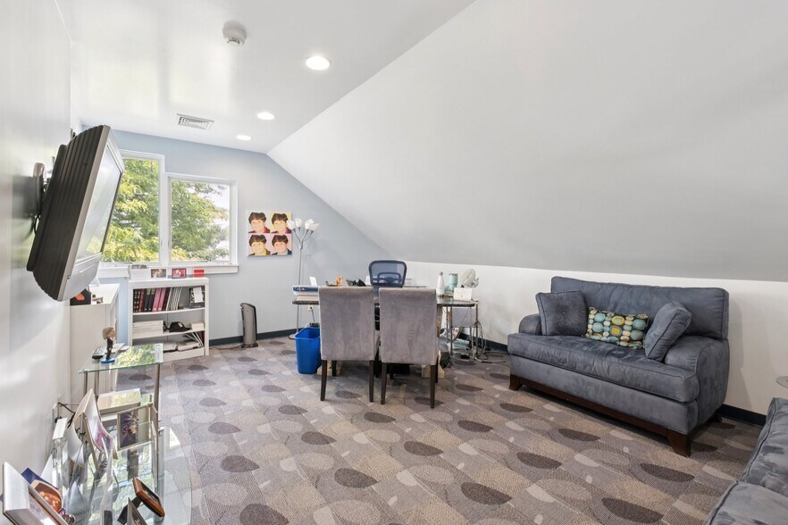 More Photos Of , Narberth Office For Sale