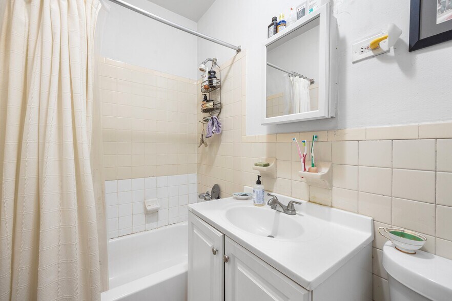 More Photos Of 166 Schaefer St, Brooklyn Apartments For Sale