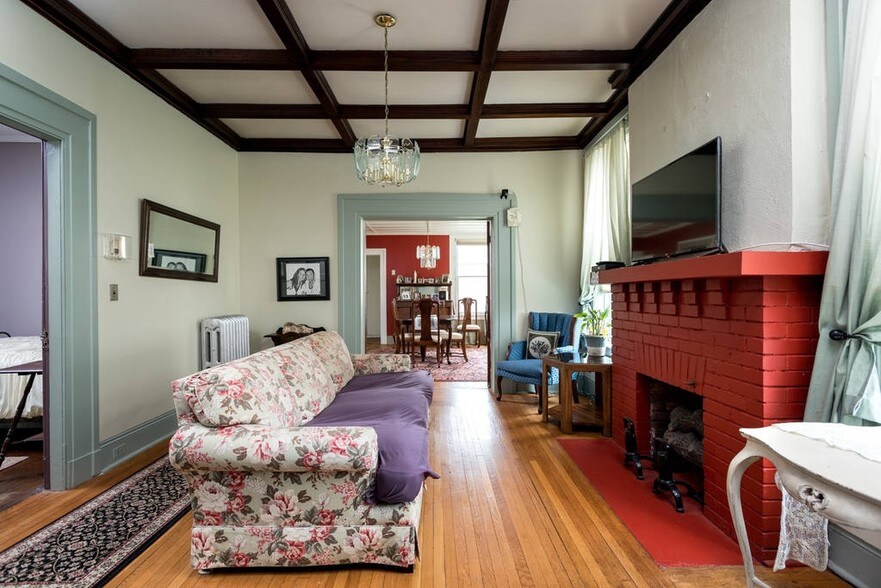 More Photos Of 562 5th Ave, Troy Specialty For Lease