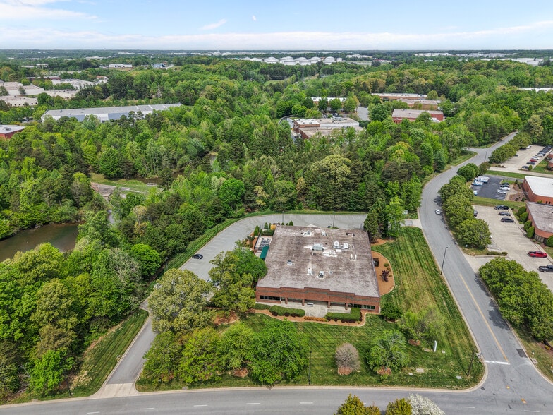 More Photos Of 4239 Piedmont Pky, Greensboro Warehouse For Sale