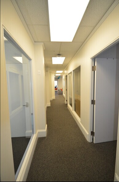 More Photos Of 2 Park Plz, Boston Office For Lease