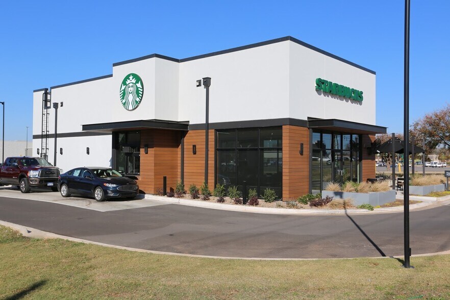 Primary Photo Of 5425 Tinker Diagonal St, Del City Restaurant For Sale