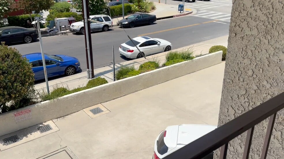 Primary Photo Of 22156 Sherman Way, Canoga Park Medical For Lease