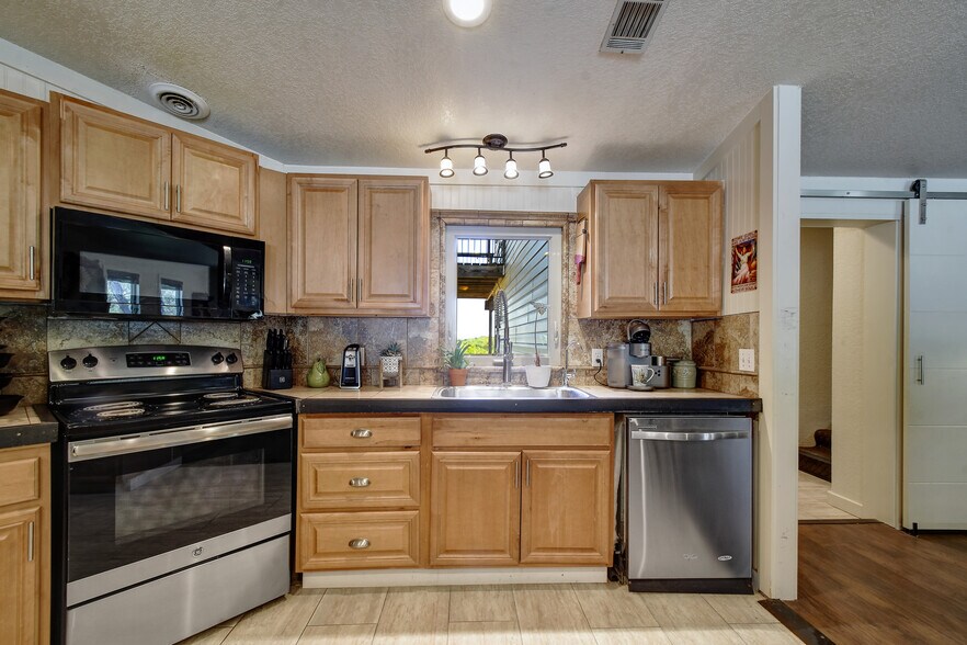 More Photos Of 1340 Hinch Dr, New Braunfels Apartments For Sale