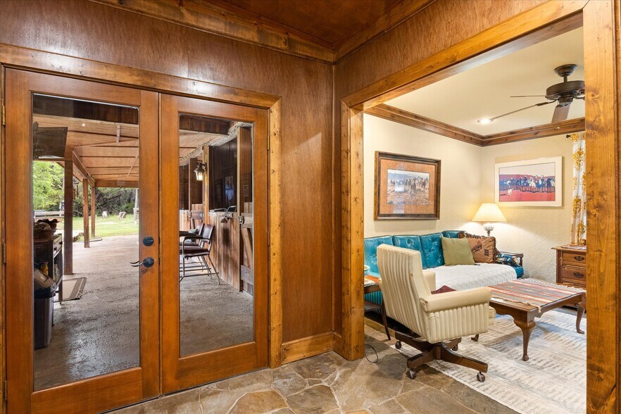 More Photos Of 1904 Floyd Rd, Weatherford Specialty For Sale
