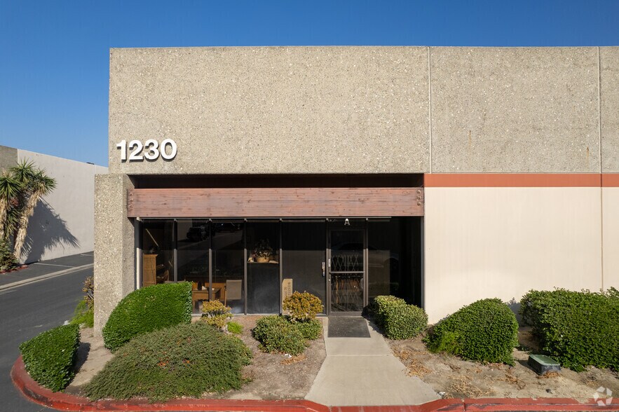 More Photos Of 1200 N Jefferson St, Anaheim Showroom For Sale