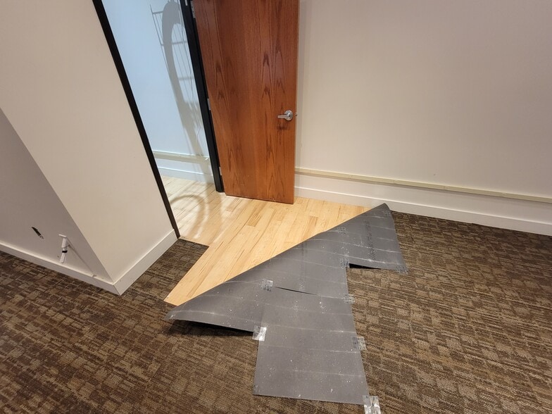 More Photos Of 2101-2120 W 41st St, Sioux Falls General Retail For Lease