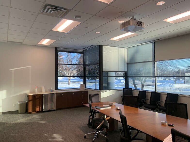 More Photos Of 7600-7650 Golden Triangle Dr, Eden Prairie Research And Development For Lease