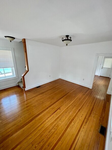 More Photos Of 506 E Liberty St, Charles Town Apartments For Sale