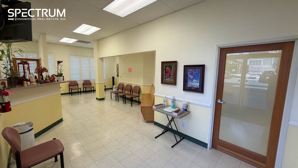 More Photos Of 22621 Lyons Ave, Santa Clarita Medical For Sale