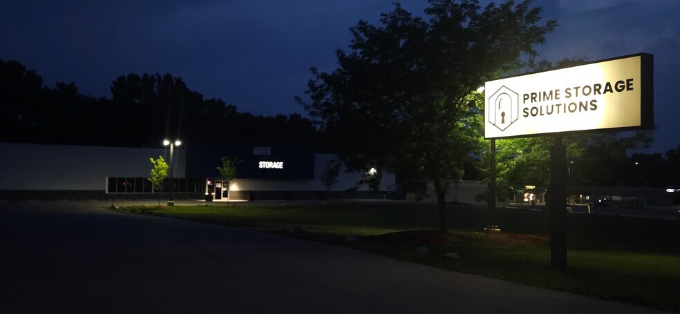 More Photos Of 2630 E Grand River Ave, Howell Self Storage For Sale