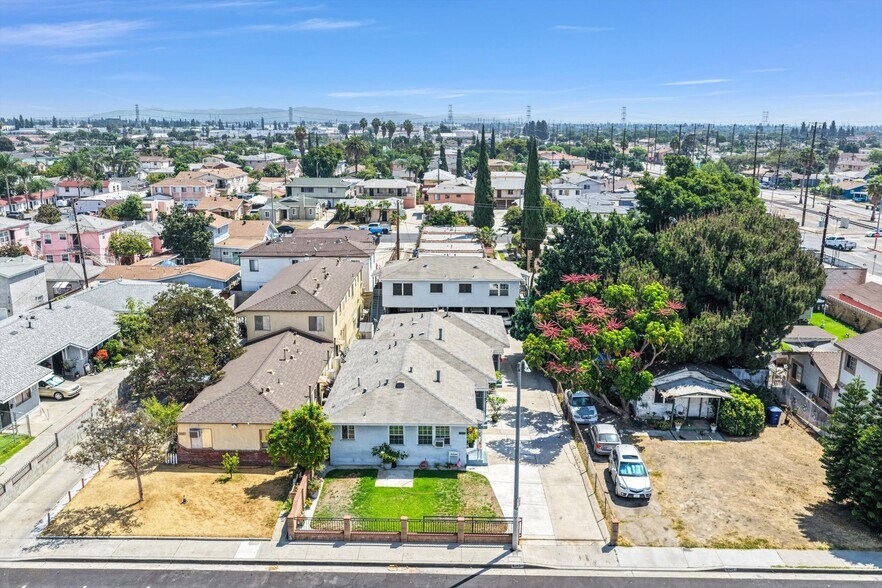 More Photos Of 6142 Vinevale Ave, Maywood Apartments For Sale