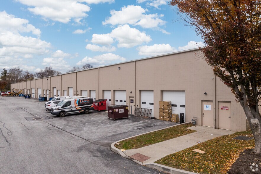 More Photos Of 829 Lincoln Ave, West Chester Flex For Sale