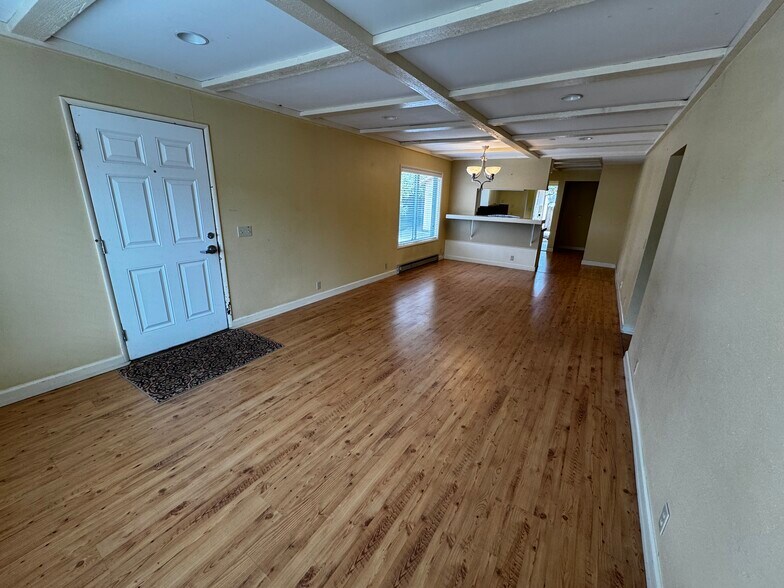 More Photos Of 612 NE 2nd Ave, Camas Office Residential For Sale