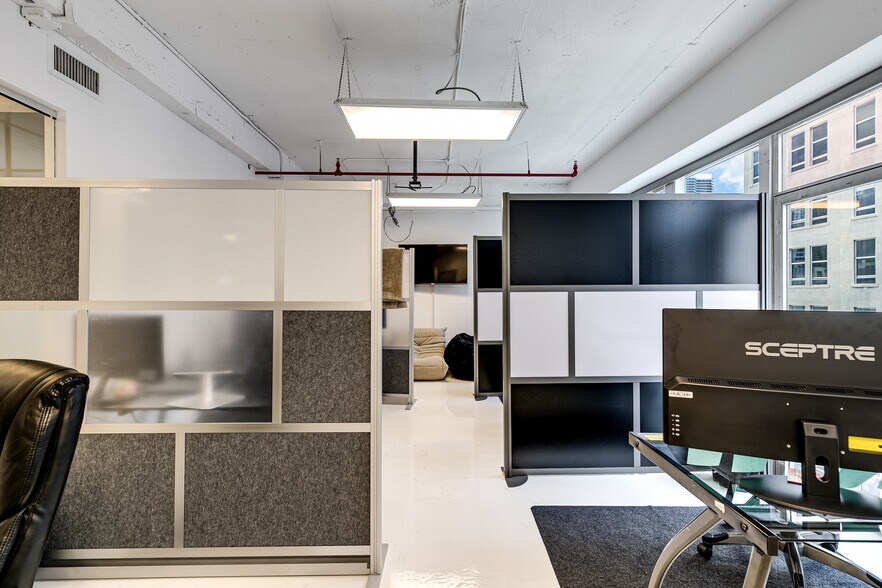 More Photos Of 14 NE 1st Ave, Miami Office For Sale