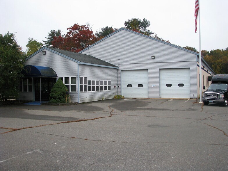 More Photos Of 34 Lafayette Rd, North Hampton Freestanding For Lease