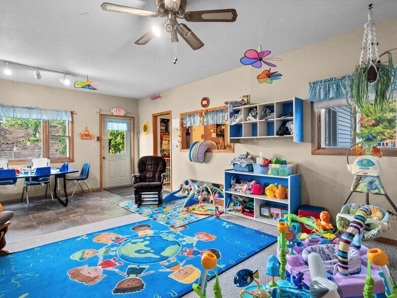 More Photos Of 1017 Laurel St, Marshfield Specialty For Sale