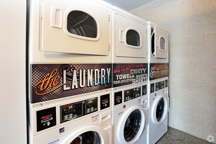 More Photos Of 1313 Cuming St, Omaha Apartments For Lease