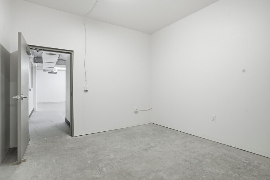 More Photos Of 4455-4477 Garfield St, Denver Warehouse For Lease